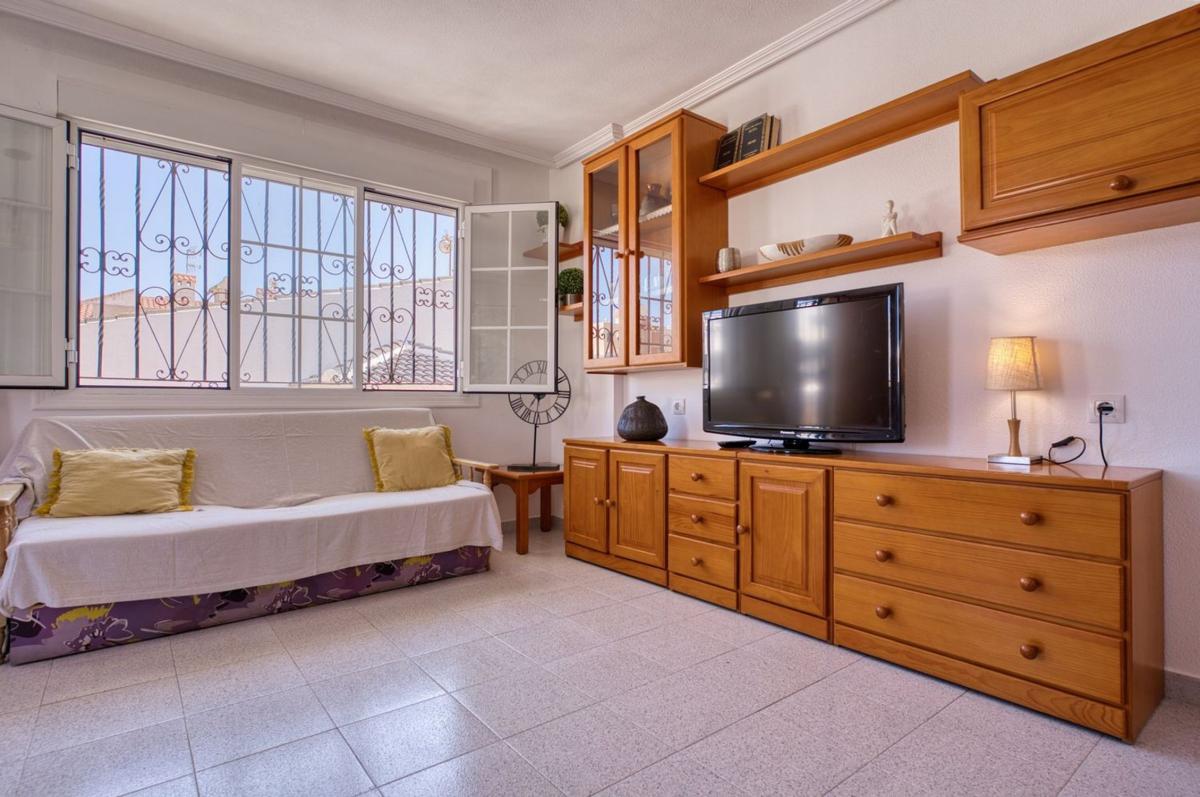 Venta de piso en Piso en Avenida de Inglaterra, Los Europeos, Torrevieja, Torrevieja
 photo 4