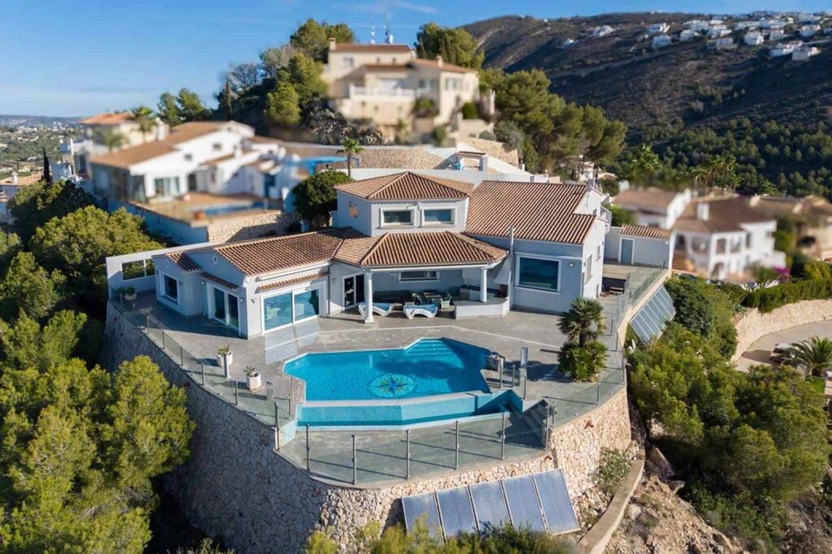 Properties for sale and rent in Spain photo 1