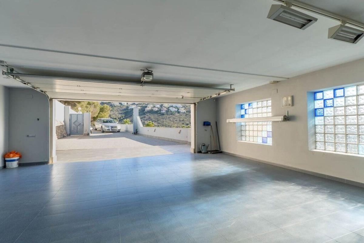 Properties for sale and rent in Spain photo 5