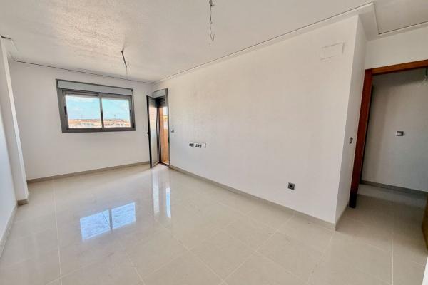 Продажа квартиры на Piso en Gaspar Perrelló, Torrevieja, Торревьеха
thumbnail 3