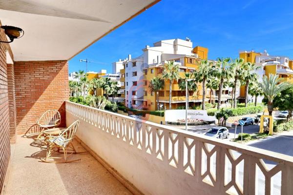 Продажа квартиры на Piso en Avenida de las Olas, 7, Punta Prima, Torrevieja, Торревьеха
photo 1