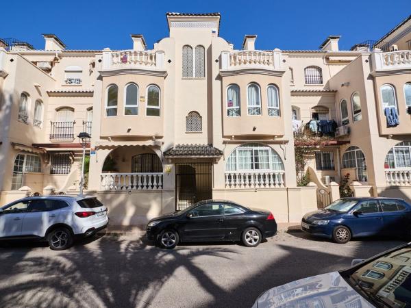 Sale of flat in Piso en Calle Poeta Rabindranath Tagore, Zona los Frutales, Torrevieja, Torrevieja
 photo 4