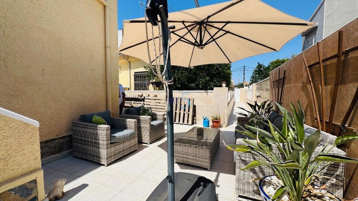 Sale of independent chalet in Casa o chalet en Nueva Torrevieja, Torrevieja, Torrevieja
photo 3
