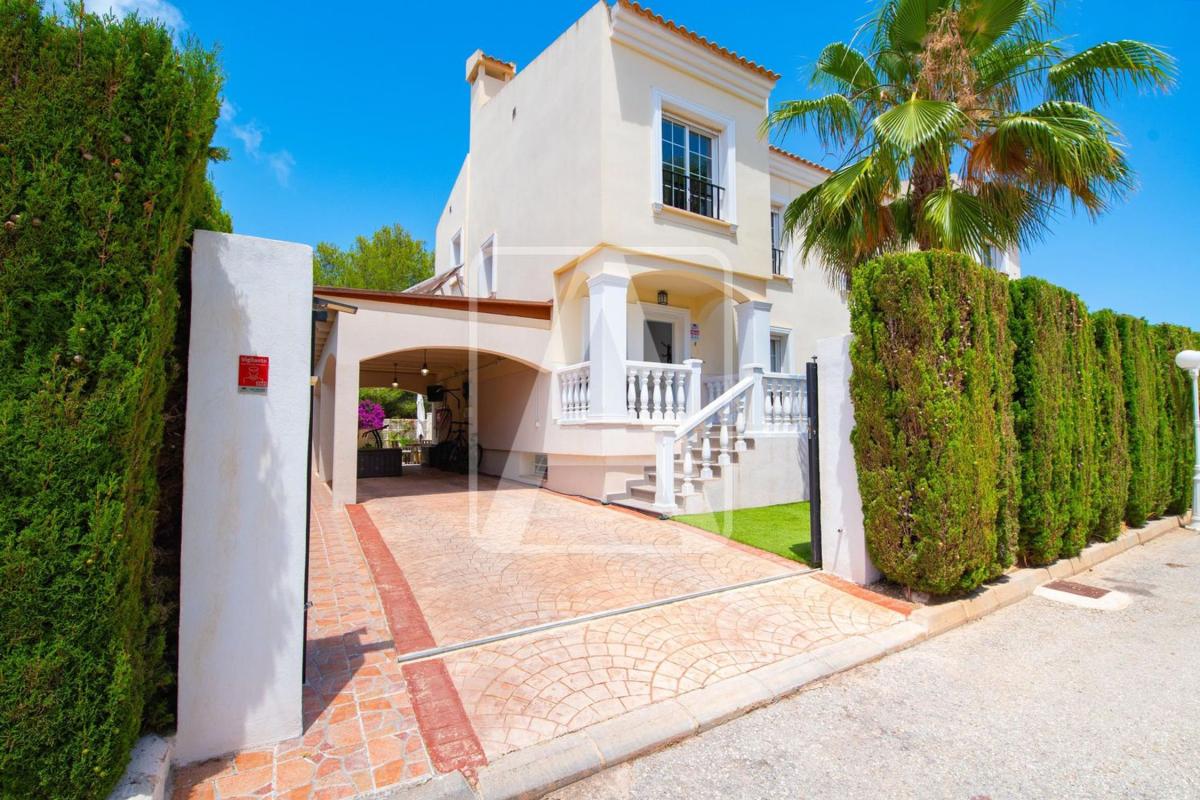 Properties for sale and rent in Spain photo 3