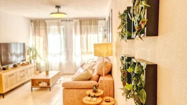 Sale of flat in Piso en Calle Castor, La Florida, Alicante / Alacant, Alicante
thumbnail 2