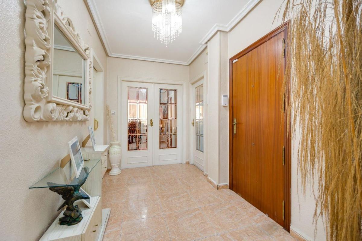 Sale of apartment in Piso en Centro - Muelle Pesquero, Torrevieja, Torrevieja
photo 5