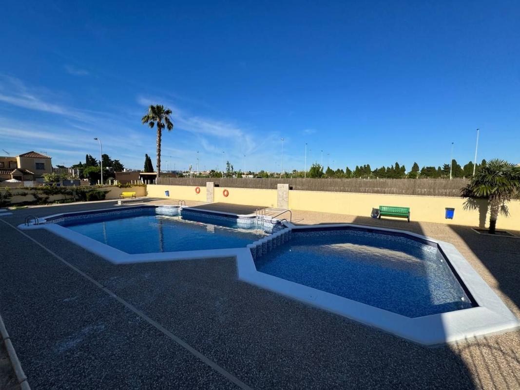 Duplex sale in Dúplex en Urbanización Jardín del Mar I, 2, La Siesta - El Salado - Torreta, Torrevieja, Torrevieja photo 2
