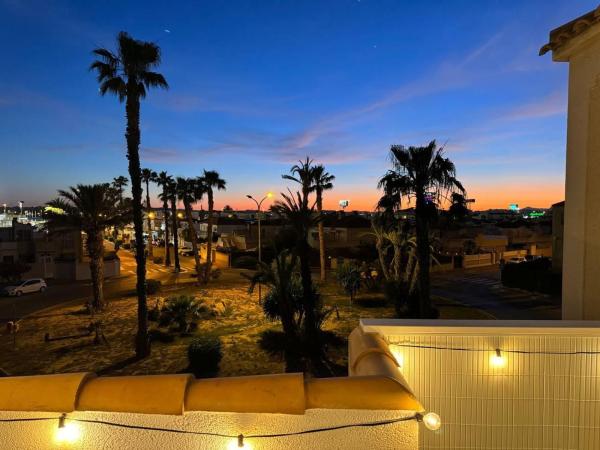 Chalet pareado en Calle Francisco Diez Martinez, La Siesta - El Salado - Torreta, Torrevieja photo 1