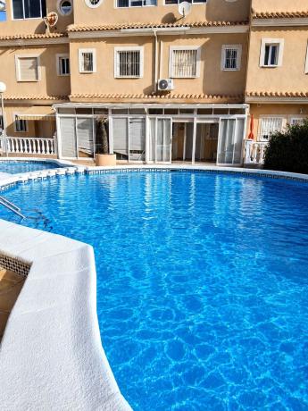Chalet adosado en Calle las Mimosas, Gaspar Perrelló, Torrevieja photo 1
