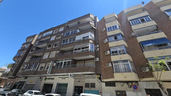 Продажа квартиры на Piso en Calle San Policarpo, Puerto Deportivo, Torrevieja, Торревьеха
thumbnail 1