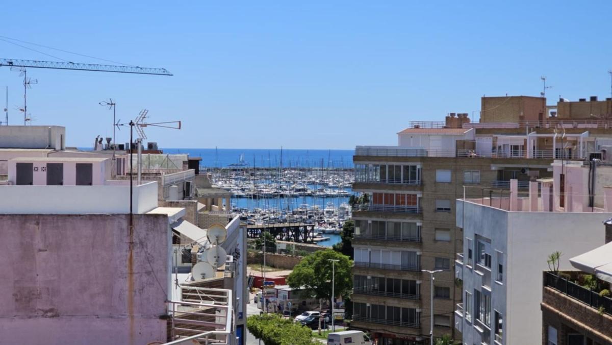 Sprzedaż mieszkania w Piso en Calle San Policarpo, Puerto Deportivo, Torrevieja, Torrevieja
photo 4