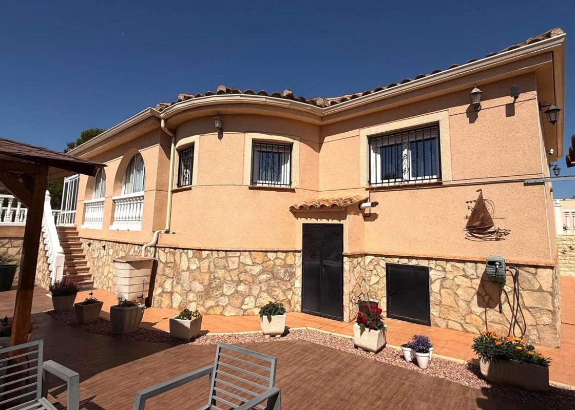 Properties for sale and rent in Spain photo 3