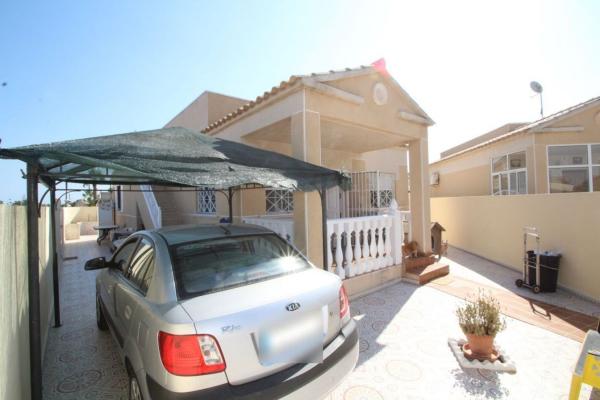 Casa o chalet independiente en Avenida de las Urracas, 1, La Siesta - El Salado - Torreta, Torrevieja photo 1