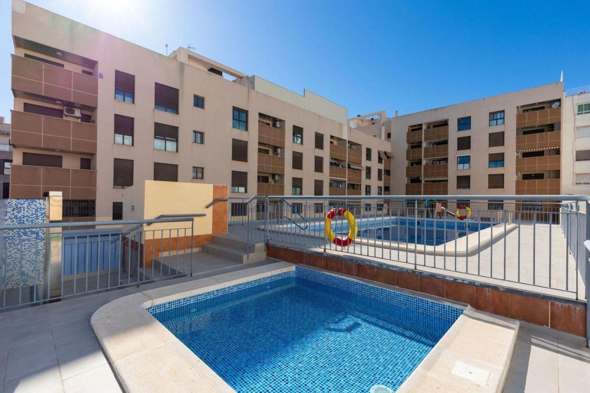 Venta de piso en Piso en Calle Apolo, 66, Antonio Machado, Torrevieja, Torrevieja
photo 1