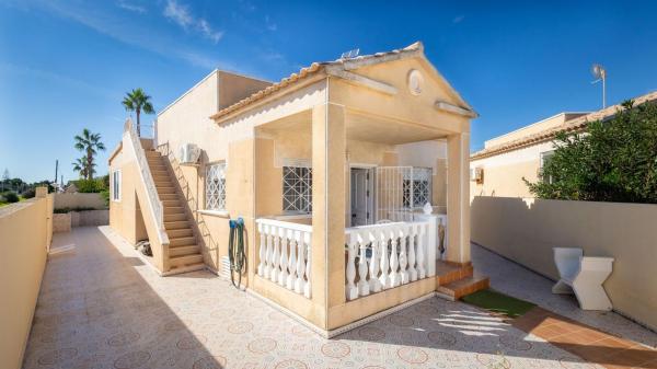 Casa o chalet independiente en Calle Jorge Manrique, 85, La Siesta - El Salado - Torreta, Torrevieja photo 1