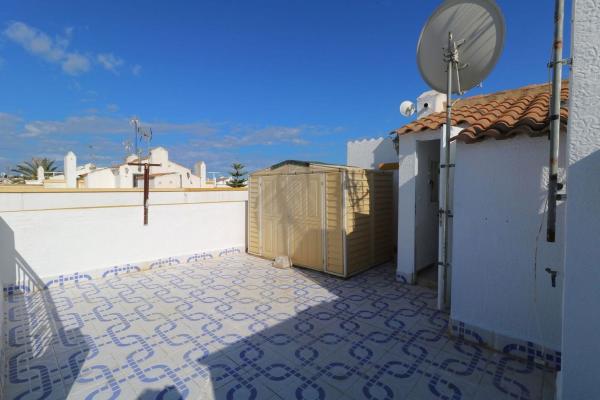 Chalet adosado en Calle Alfredo Kraus, 2, La Siesta - El Salado - Torreta, Torrevieja photo 3