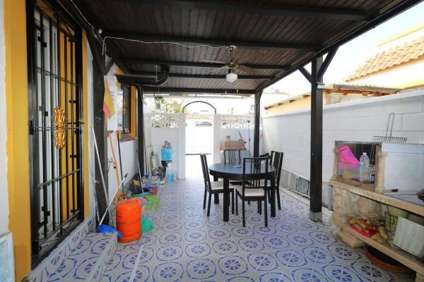 Chalet adosado en Calle Alfredo Kraus, 2, La Siesta - El Salado - Torreta, Torrevieja photo 4