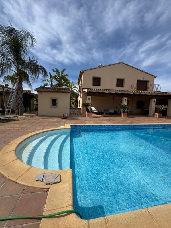 Sale of independent chalet in Casa o chalet en Lugar Barranquet, Centro, Pedreguer, Pedreguer
photo 2