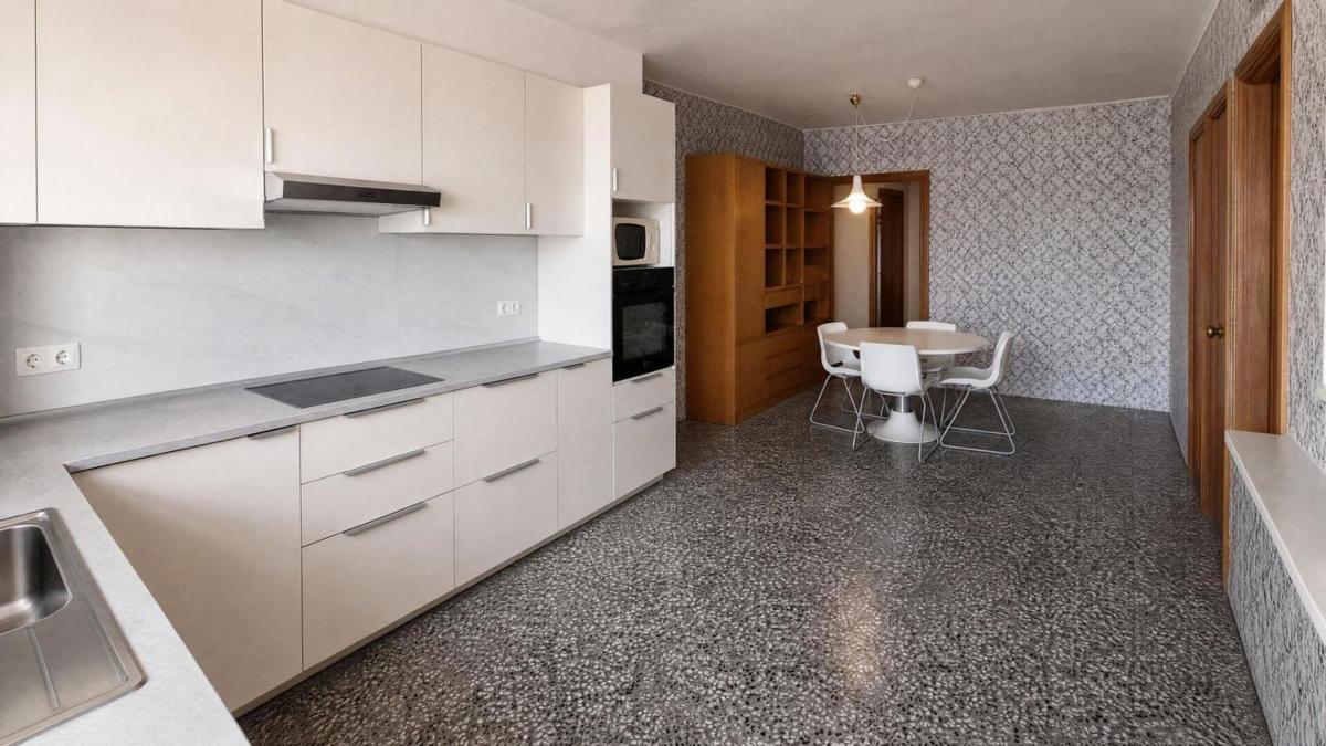 Penthouse sale in  Ático en Calle Reina Victoria, Pont Nou-Corazón de Jesús, Elche / Elx, Elche / Elx photo 5