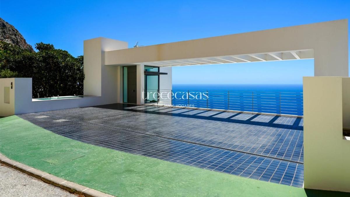 Properties for sale and rent in Spain photo 2
