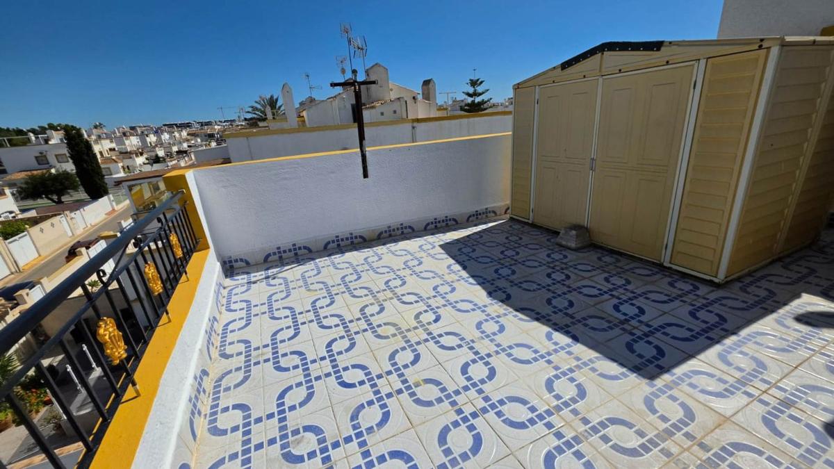 Sprzedaż niezależnego domku jednorodzinnego w Chalet pareado en Calle Alfredo Kraus, 76, La Siesta - El Salado - Torreta, Torrevieja, Torrevieja photo 2