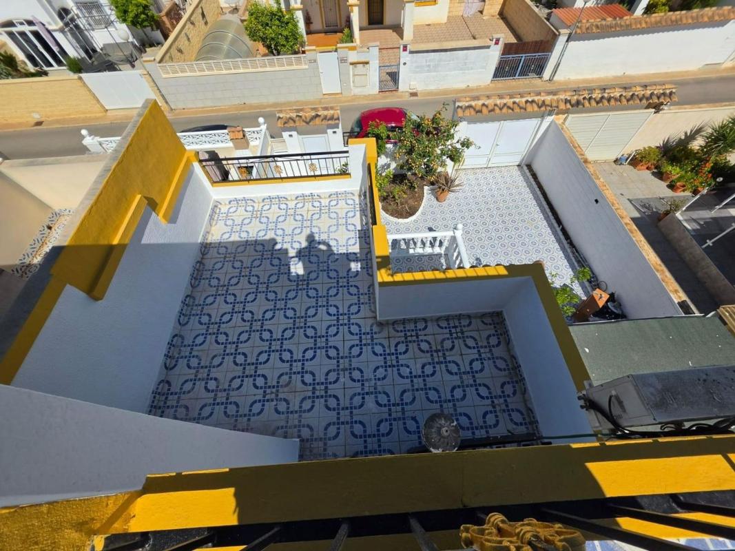 Продажа таунхауса в Chalet adosado en Calle Francisco Diez Martinez, La Siesta - El Salado - Torreta, Torrevieja , Торревьеха photo 3