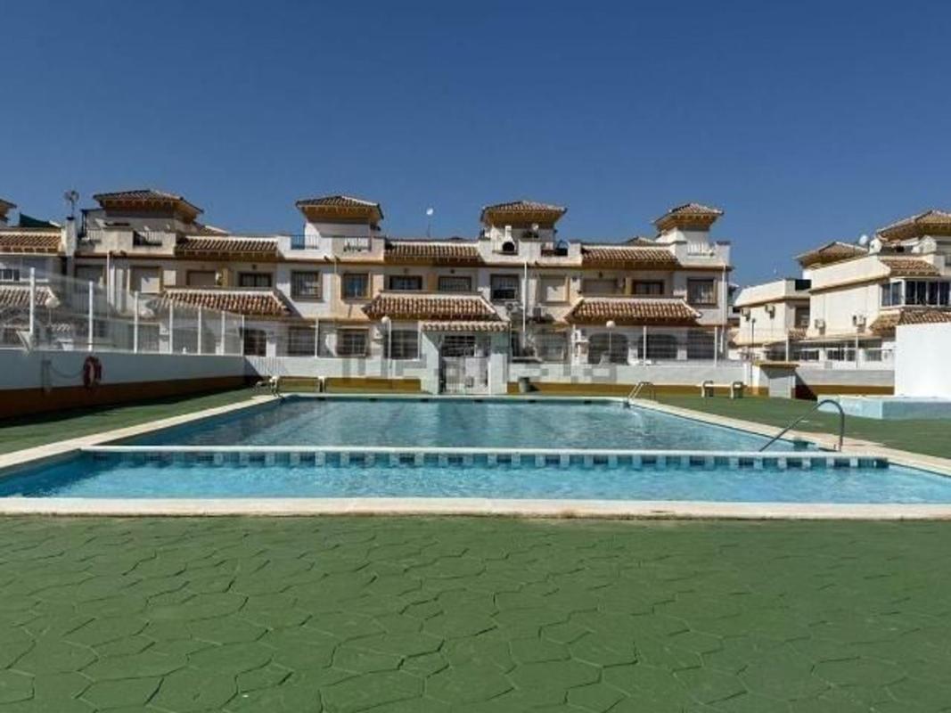 Продажа таунхауса в Chalet adosado en La Siesta - El Salado - Torreta, Torrevieja , Торревьеха photo 2