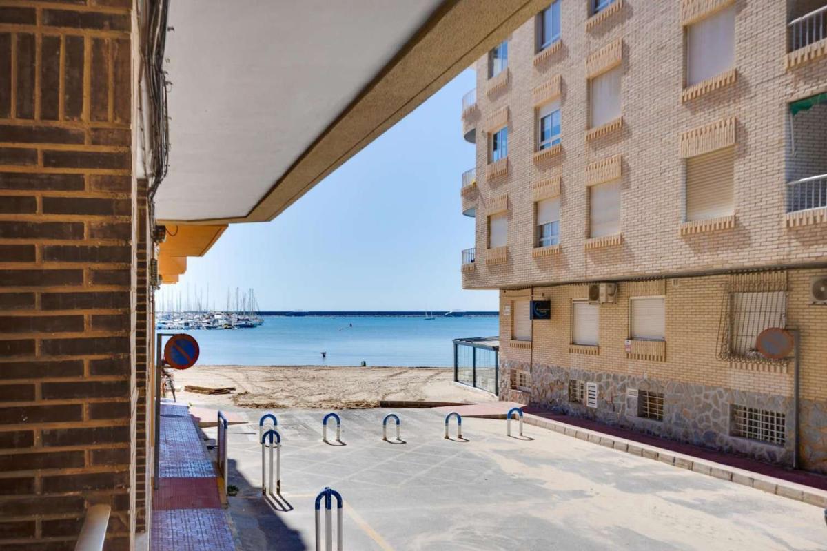 Продажа квартиры на Piso en Calle Guardamar, El Acequión, Torrevieja, Торревьеха
photo 1