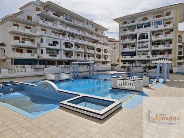 Venta de piso en Piso en Los Europeos, Torrevieja, Torrevieja
photo 1