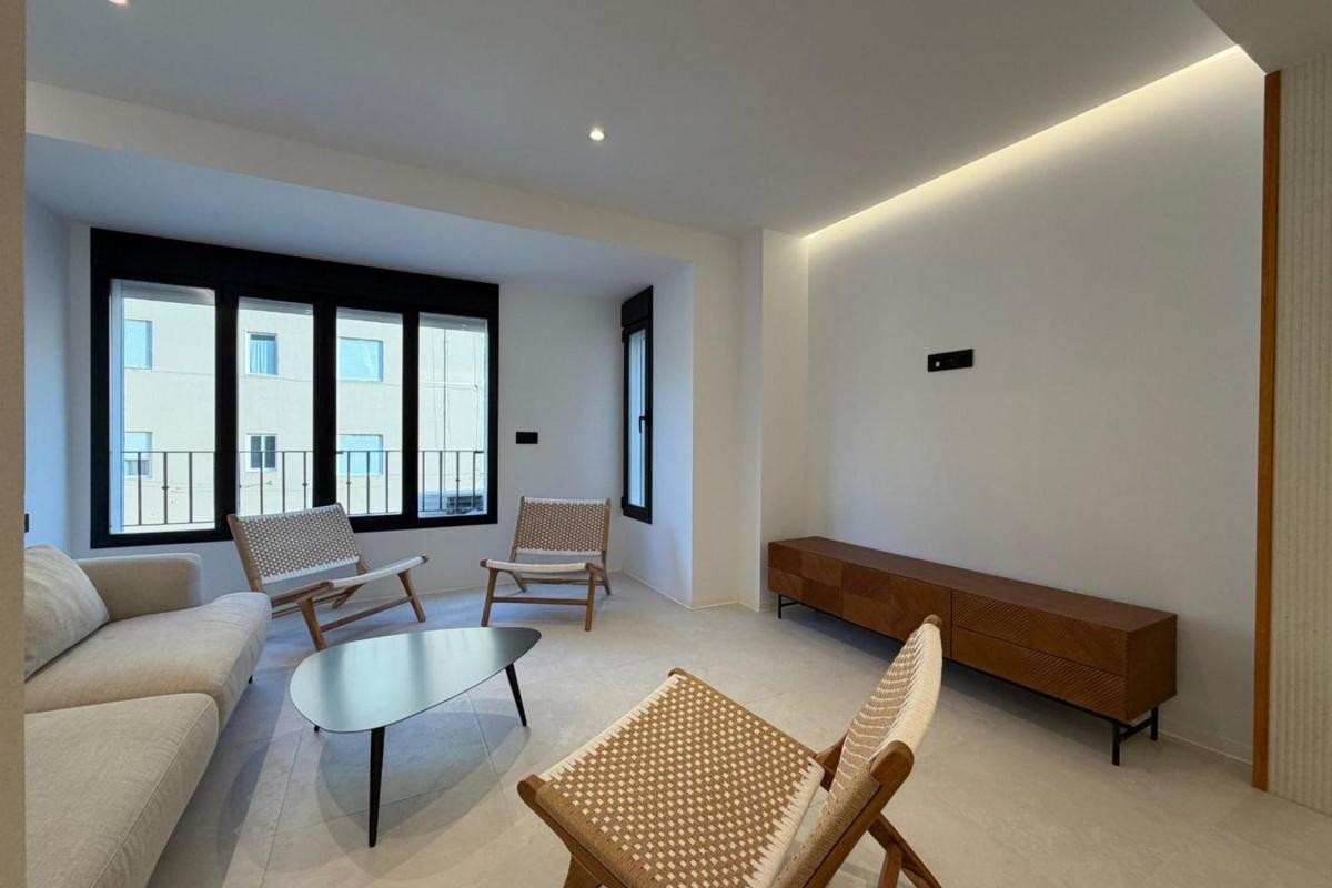 Sale of apartment in Piso en Casco Histórico-Santa Cruz, Alicante / Alacant, Alicante
photo 1