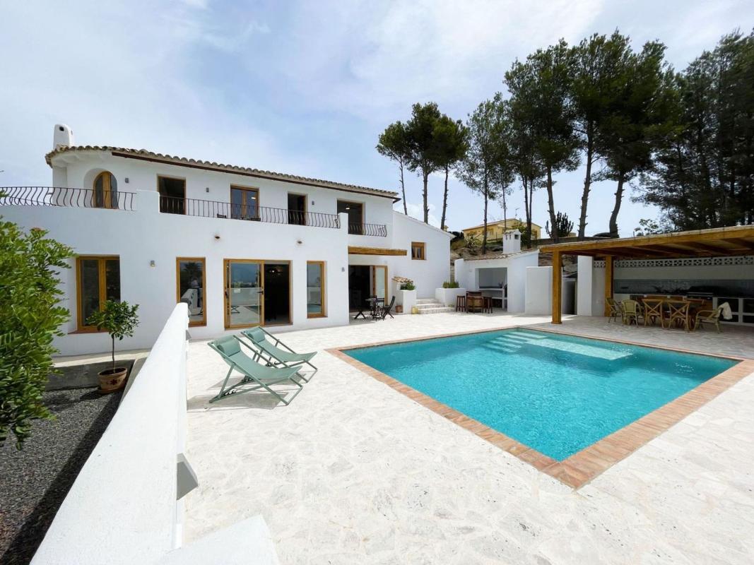 Properties for sale and rent in Spain photo 1