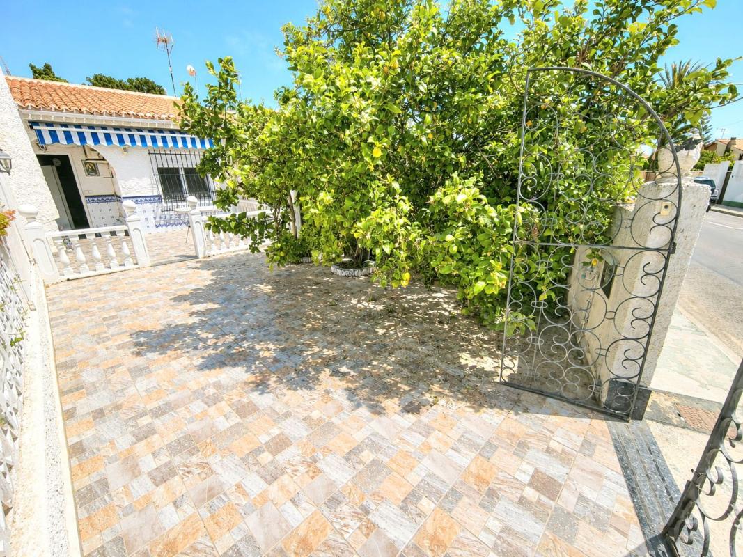 Properties for sale and rent in Spain photo 1