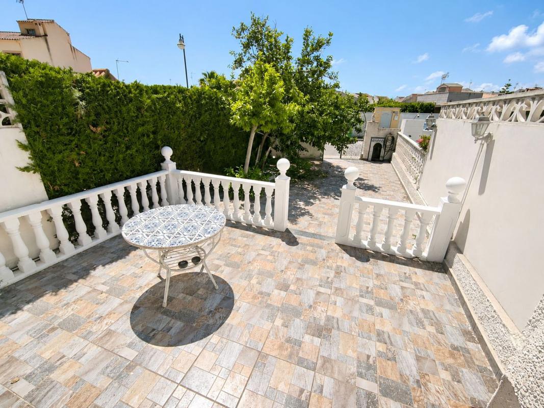 Properties for sale and rent in Spain photo 2