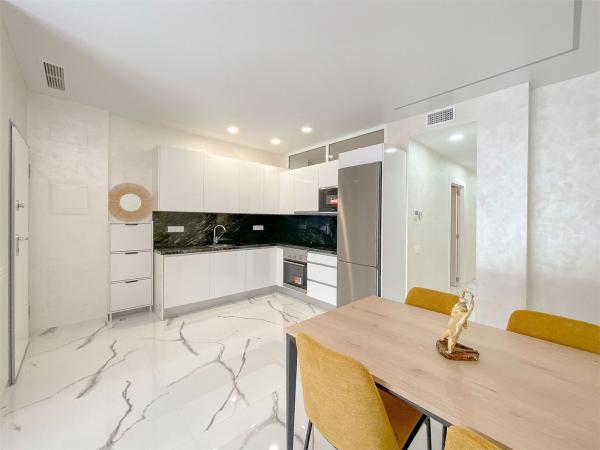 Продажа квартиры на Piso en Avenida de la Purisima, Playa del Cura, Torrevieja, Торревьеха
thumbnail 2