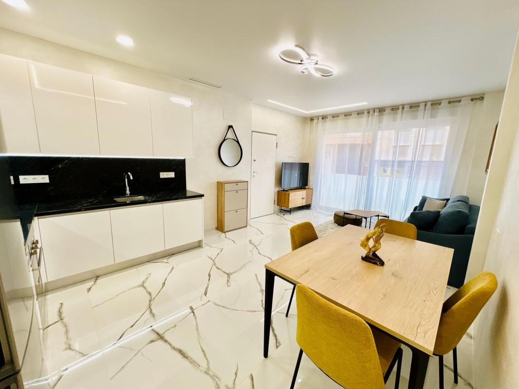 Sale of apartment in Piso en Avenida de la Purisima, 7, Las Piscinas Naturales, Torrevieja, Torrevieja
photo 2