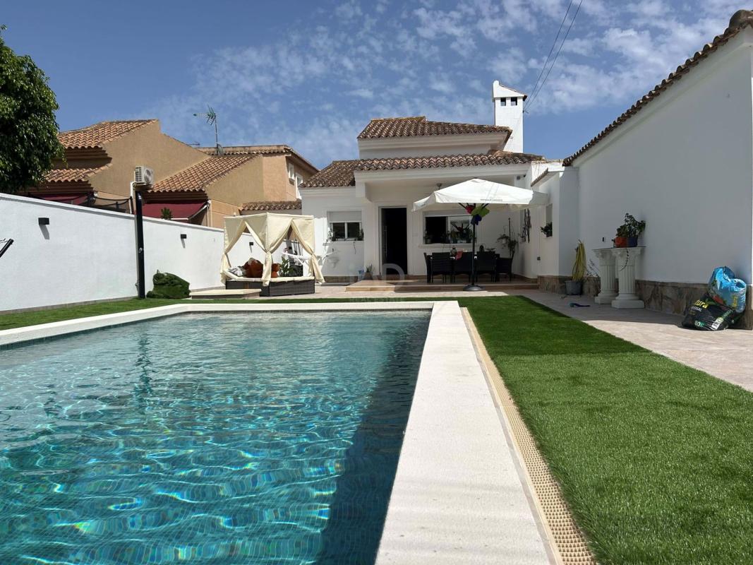 Продажа отдельного шале в Casa o chalet en Los Balcones - Los Altos del Edén, Torrevieja, Торревьеха photo 1
