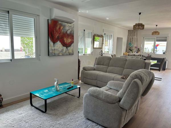 Частный шале на продаже в  Casa o chalet en Los Balcones - Los Altos del Edén, Torrevieja, Торревьеха photo 4