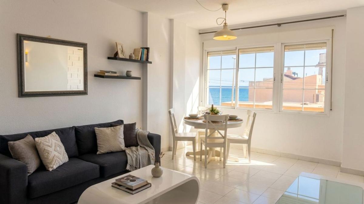 Продажа квартиры на Piso en Paseo de los Conquistadores, La Veleta, Torrevieja, Торревьеха
photo 1