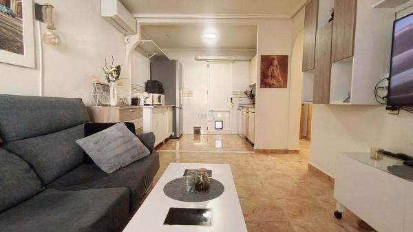 Sale of flat in Piso en La Siesta - El Salado - Torreta, Torrevieja, Torrevieja
thumbnail 2