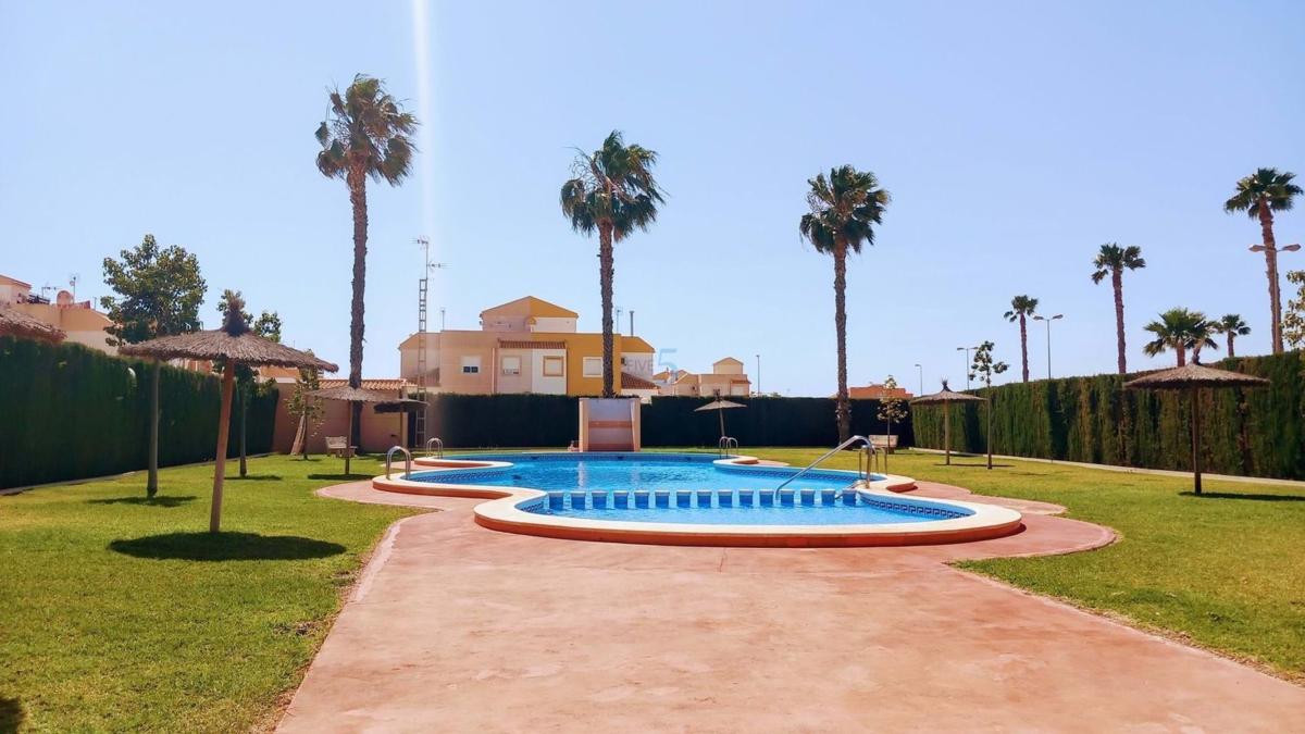Sprzedaż mieszkania w Piso en La Siesta - El Salado - Torreta, Torrevieja, Torrevieja
photo 4