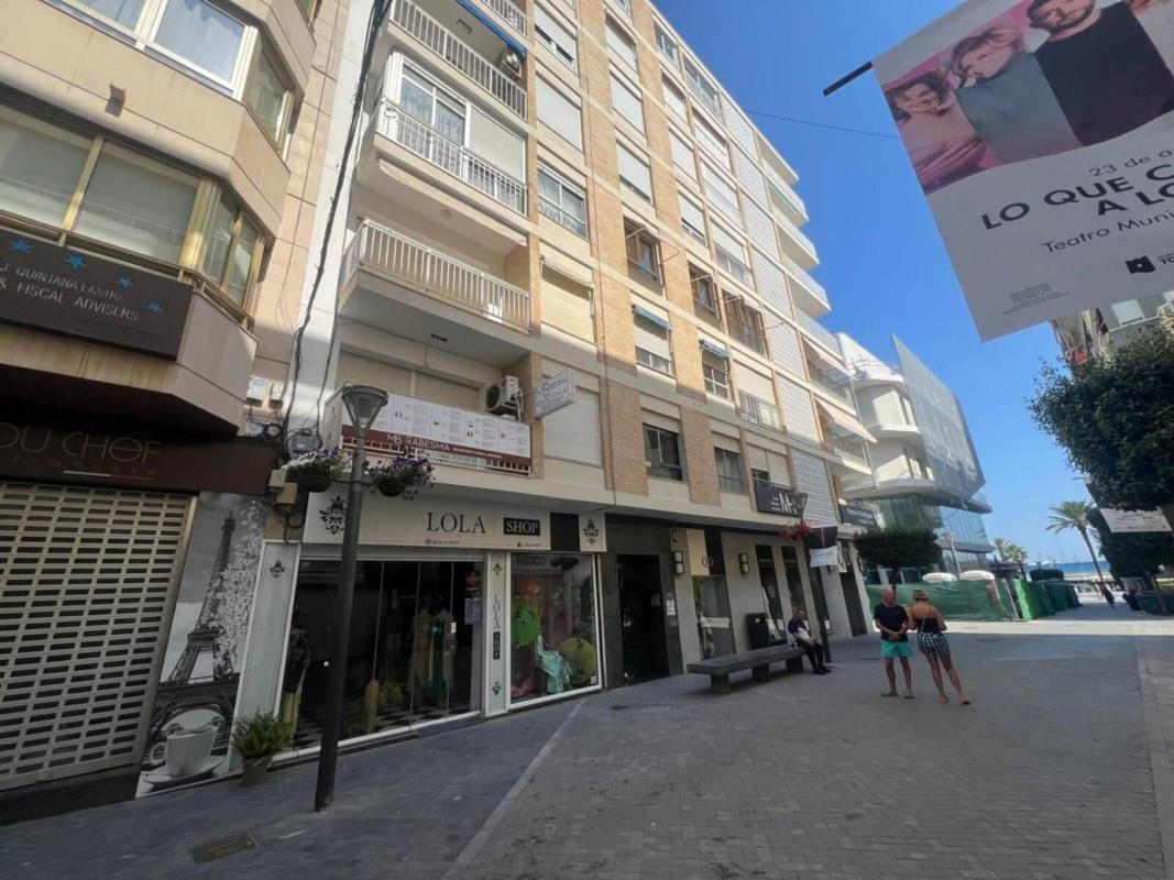 Sale of apartment in Piso en Calle Concepción, Centro - Muelle Pesquero, Torrevieja, Torrevieja
photo 1