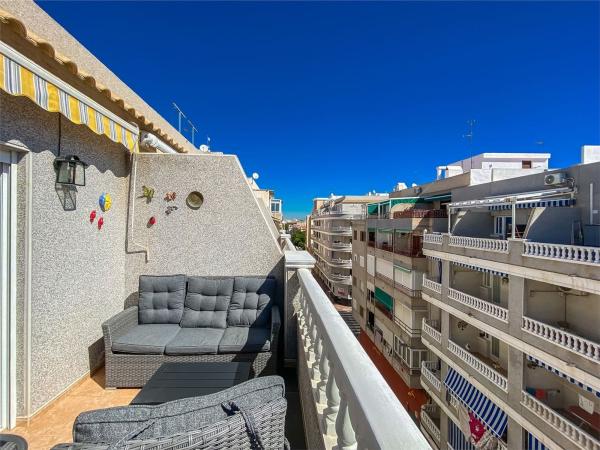 Penthouse for sale at Ático en Calle María Gil Vallejos, Avenida Habaneras - Curva de Palangre, Torrevieja, Torrevieja photo 1