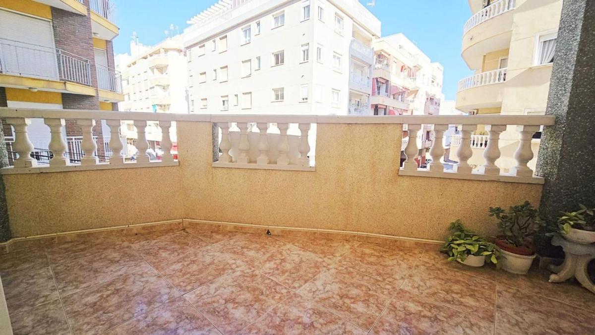 Venta de piso en Piso en Calle Caballero de Rodas, 140, Las Piscinas Naturales, Torrevieja, Torrevieja
 photo 3