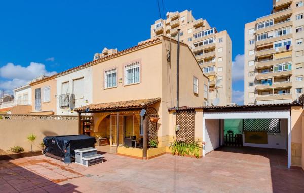 Chalet pareado en Calle Bella Antonia, 137, Nueva Torrevieja, Torrevieja photo 1