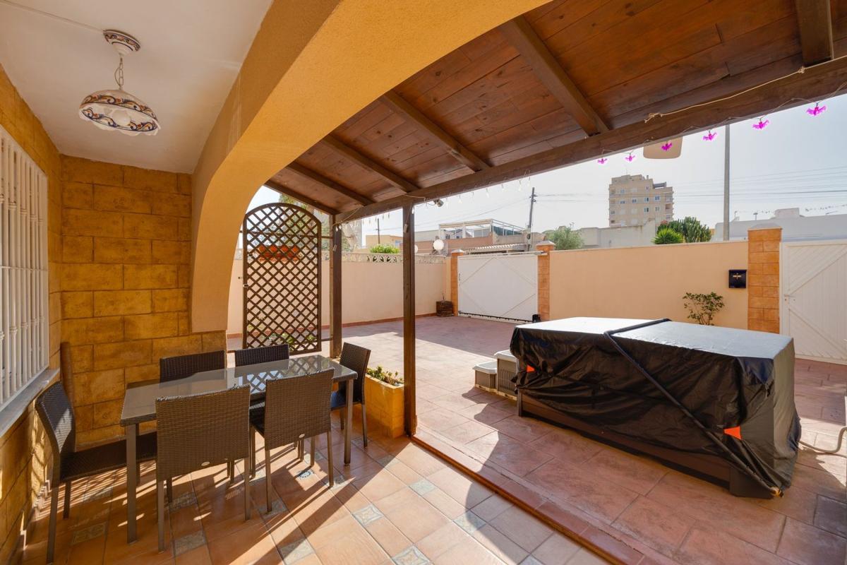 Продажа отдельного шале в Chalet pareado en Calle Bella Antonia, 137, Nueva Torrevieja, Torrevieja, Торревьеха photo 5