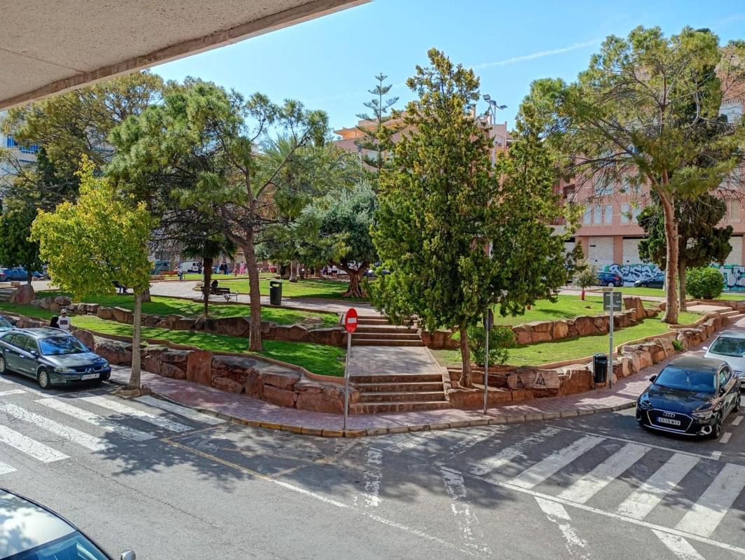 Sale of apartment in Piso en Calle Ramón Gallud, 206, Playa del Cura, Torrevieja, Torrevieja
photo 2