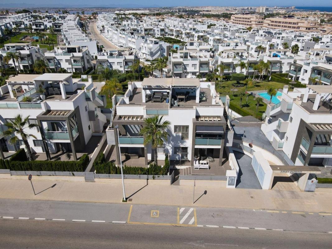 Venta de piso en Piso en Calle Escorpiones, 2, Los Balcones - Los Altos del Edén, Torrevieja, Torrevieja
photo 1