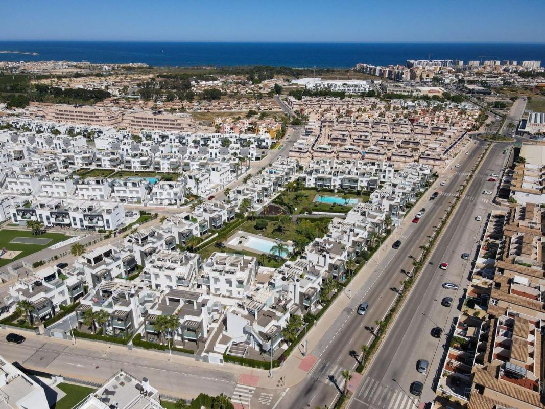 Venta de piso en Piso en Calle Escorpiones, 2, Los Balcones - Los Altos del Edén, Torrevieja, Torrevieja
photo 3