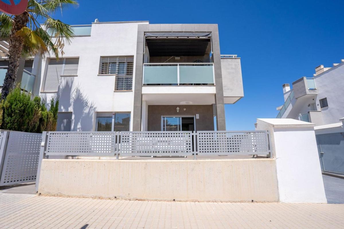 Venta de piso en Piso en Calle Escorpiones, 2, Los Balcones - Los Altos del Edén, Torrevieja, Torrevieja
photo 5