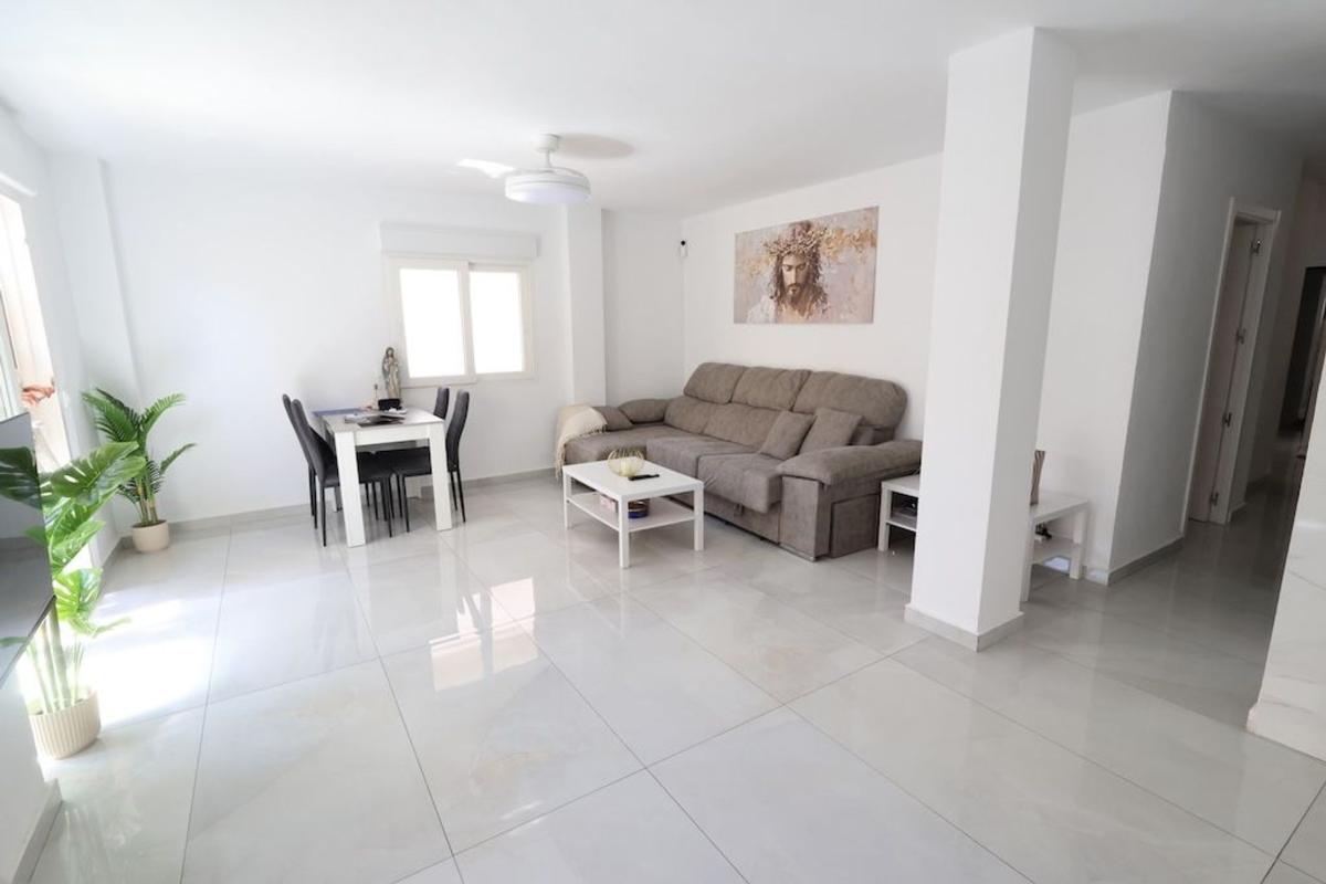 Продажа квартиры на Piso en Calle Monteagudo s/n, El Acequión, Torrevieja, Торревьеха
photo 1
